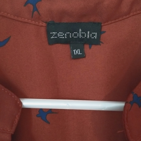 Zenobia misses blouse - Picture 2 of 4